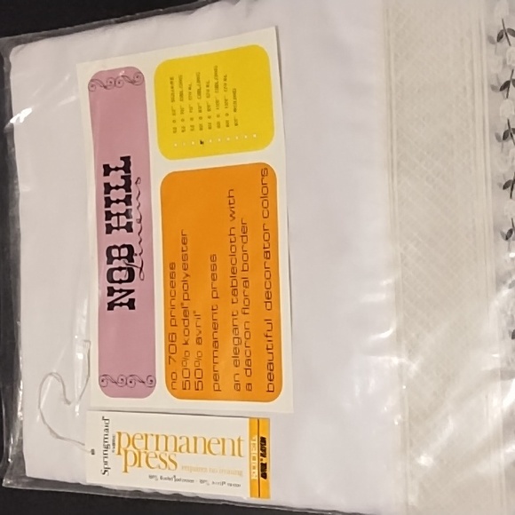 NWT Dainty Nob Hill tablecloth with a dacron floral border - Picture 3 of 4